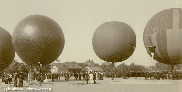 Gordon-Bennet-Ausscheidungswettbewerb 1906 Kln Lindentor mit Ballon "Cln"