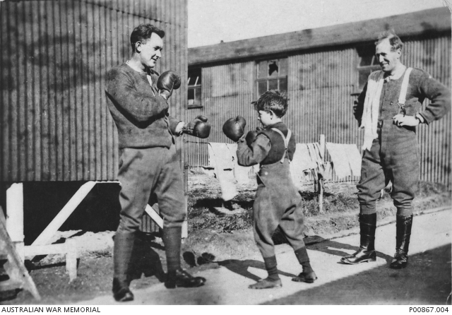 In Hurdcott Camp bekam das Box-Team der Squadron einen engagierten Trainingspartner.