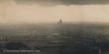 Luftbild von Köln aus Richtung der Fliegerstation Butzweilerhof aus dem Jahr 1915