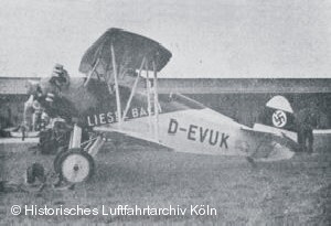 D-EVUK von Gerhard Fieseler an Liesel Bach verkauft.