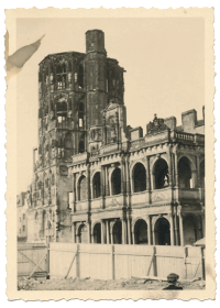 Das Klner Rathaus im Krieg
