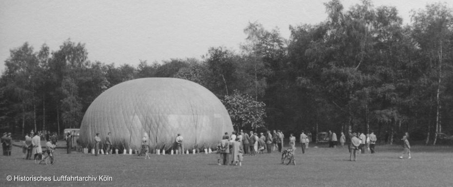 Startvorbereitungen des Ballons Clouth VIII im Klner Grngrtel