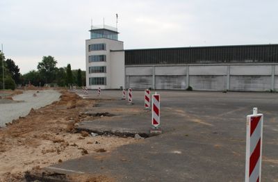 Abriss des historischen Rollfeld im Mai 2015 Flughafen Köln Butzweilerhof