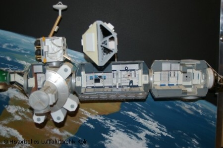 Modell des Europischen Forschungslabor Columbus als Bestandteil der ISS