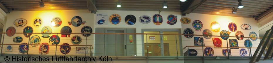Logos aller deutschen Weltraumprojekte im Gebude der ESA